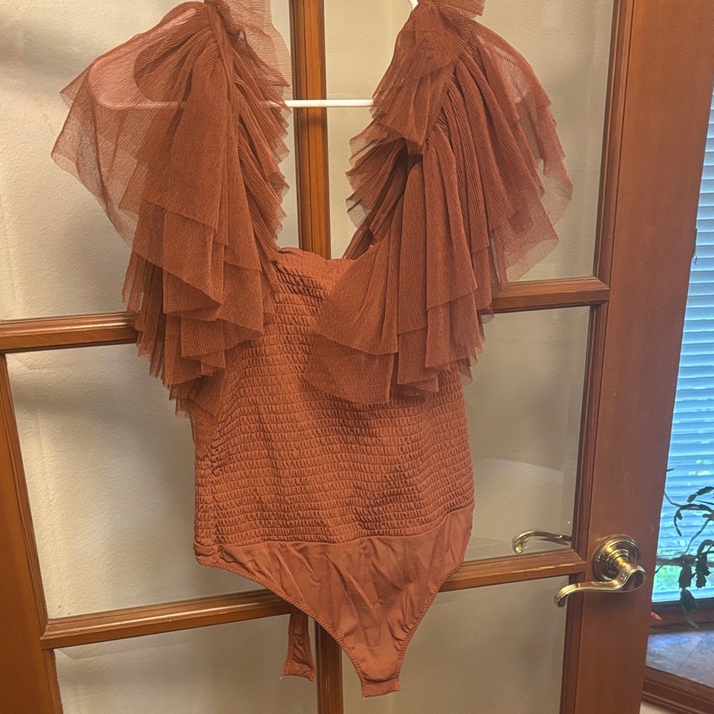 Free people brown ruffle shoulder bodysuit size large - Picture 1 of 3